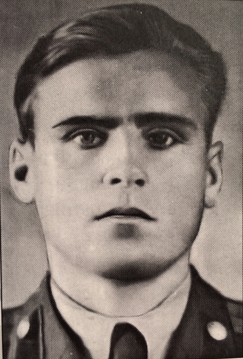 Георгий Логинов - автор первой свердловской  шайбы
