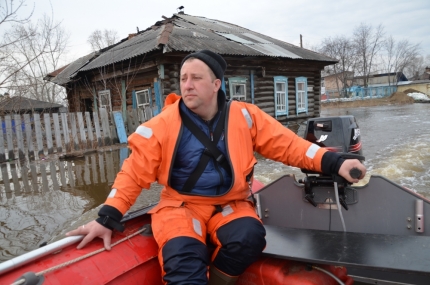 Зона подтоплений в Свердловской области увеличивается: река Тура вышла из берегов (ФОТО)