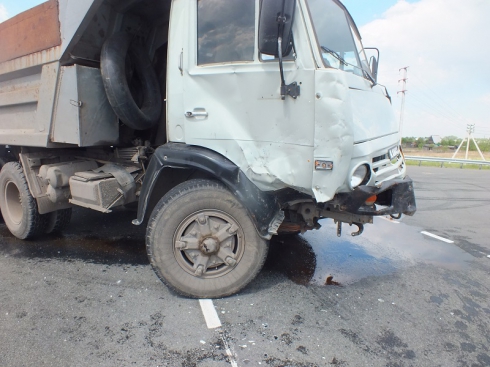 В Кургане КамАЗ столкнулся с пассажирской «Газелью»: пострадали 4 человека