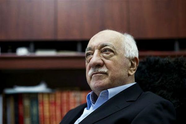 В Турции выдали еще один ордер на арест проповедника Фетхуллаха Гюлена В Турции выдали еще один ордер на арест проповедника Фетхуллаха Гюлена