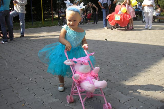 В Екатеринбурге парк культуры оккупировали мультяшные герои