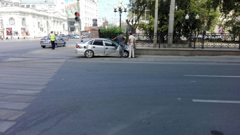Из-за ДТП движение трамваев на улице Ленина приостановлено