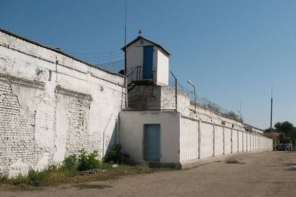 Из колонии Черный дельфин в Оренбургской области впервые совершен побег