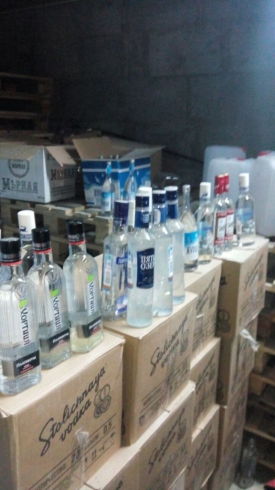 Сотрудники свердловской ФСБ обнаружили цех по розливу фальсифицированного алкоголя (ФОТО)