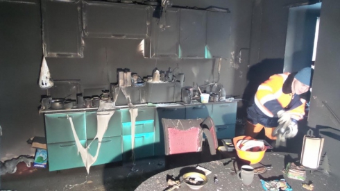В Екатеринбурге утром сгорела квартира на Ботанике