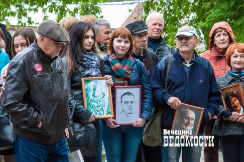 «Пушкин – наше все… и кое-что еще»: Екатеринбург отметил день рождения любимого поэта (ФОТО)