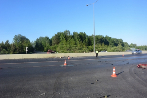 В Екатеринбурге водитель насмерть разбился, врезавшись в бетонное ограждение