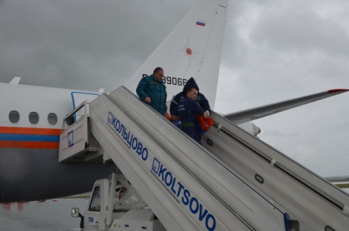 Самолет МЧС эвакуировал в Екатеринбург больных детей