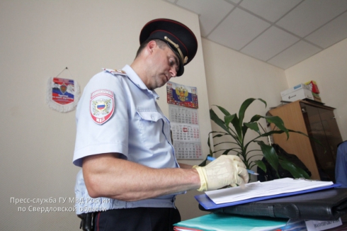 В Екатеринбурге при попытке дать взятку задержали иностранку 