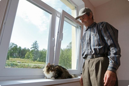 Продолжение следует: миллионный россиянин получил ключи от новой квартиры в Дегтярске