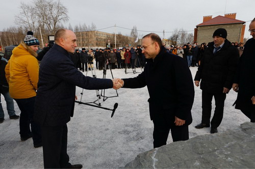 Губернатор и РМК заложили в Карабаше новый ТРЦ