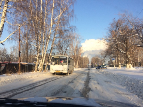 В Среднеуральске из-за плохого состояния дорог ограничили движение общественного транспорта