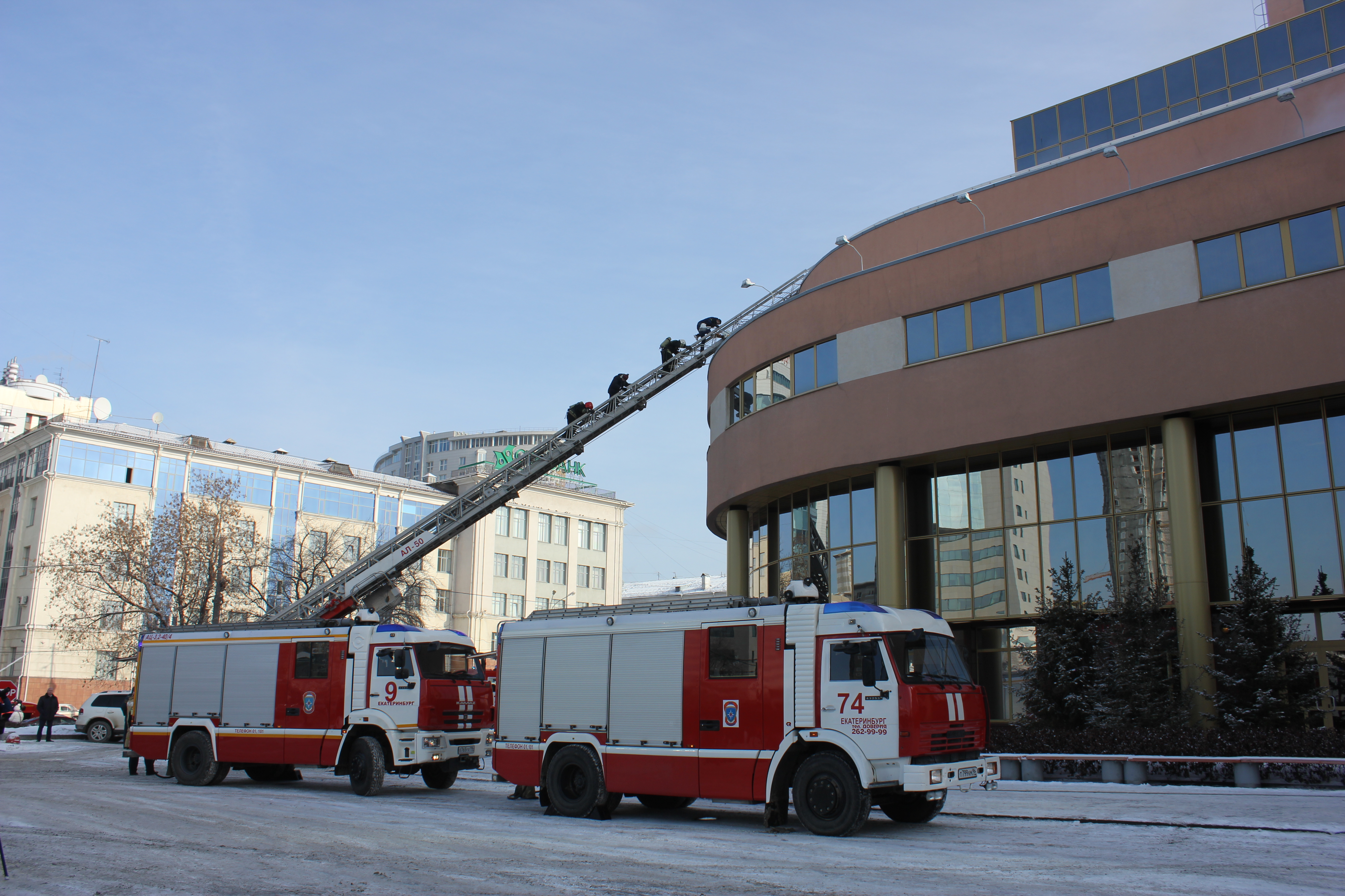 Готовимся к ЧМ-2018: сотрудники МЧС провели пожарные учения в екатеринбургском отеле