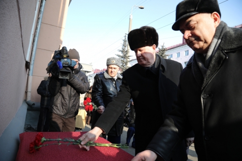 Первому прокурору Курганской области установили мемориальную доску