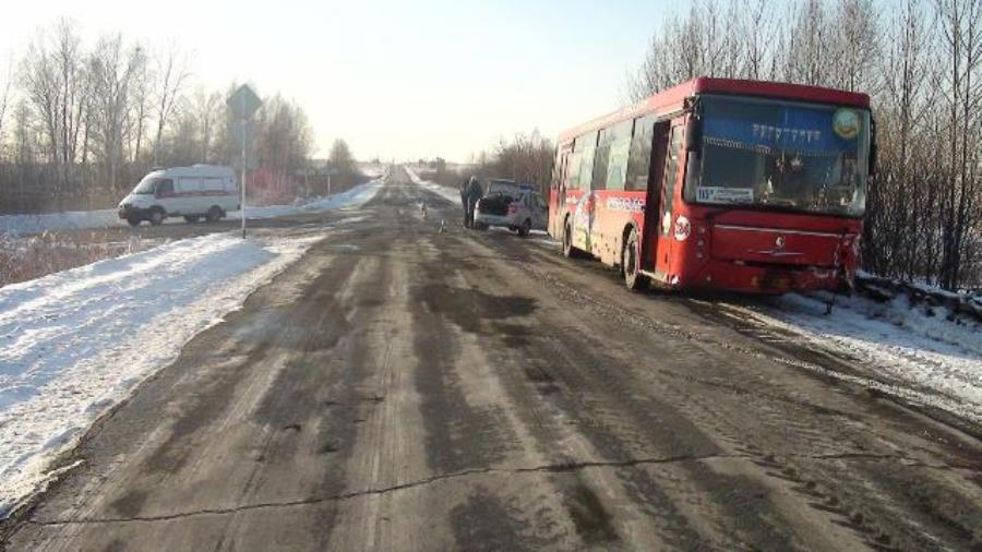 ГИБДД: сводка происшествий на территории Свердловской области за 12 марта 2018 года