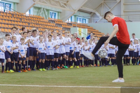 Путевка в академию ЦСКА: в Екатеринбурге проходят мастер-классы по футболу для детей