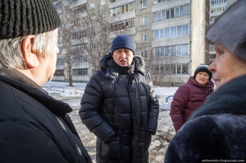 Жители Уралмаша пожаловались депутату Госдумы на магазины по соседству