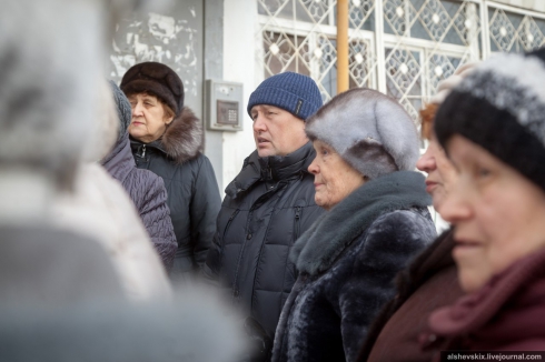 Жители Уралмаша пожаловались депутату Госдумы на магазины по соседству