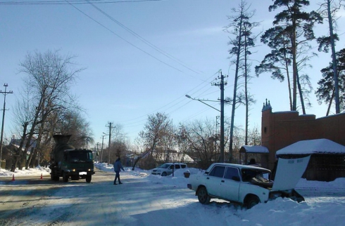 В Шадринске цементовоз столкнулся с легковым автомобилем: двое раненых