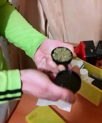 В екатеринбургской квартире обнаружили марихуановую лабораторию
