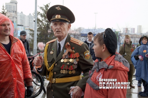 На приеме у губернатора Свердловской области ветеранов встретили достойно
