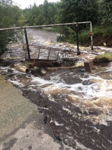 В Кировграде из-за проливных дождей смыло мост и размыло дороги