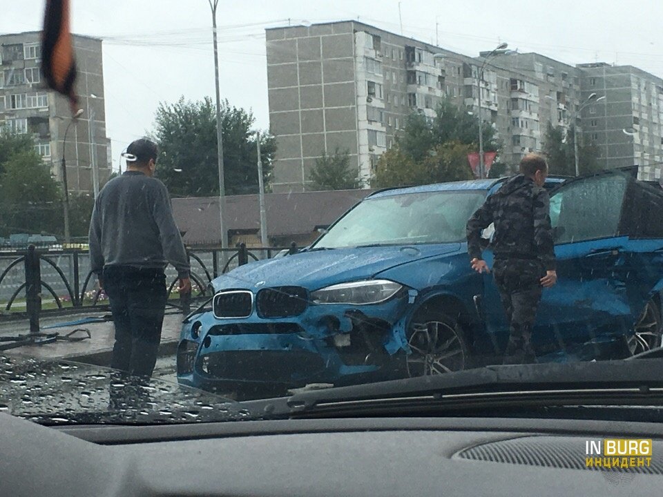 В Екатеринбурге дождь стал причиной нескольких ДТП