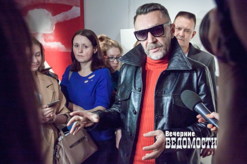 «Главное — прибыль»: Сергей Шнуров посетил свою выставку в Екатеринбургской галерее современного искусства