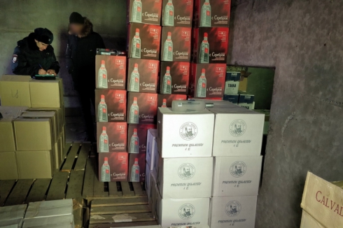 За три дня зауральские силовики изъяли 8 тысяч литров контрафактного алкоголя