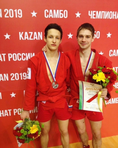 Самбисты из Екатеринбурга взяли серебро и бронзу на чемпионате России 