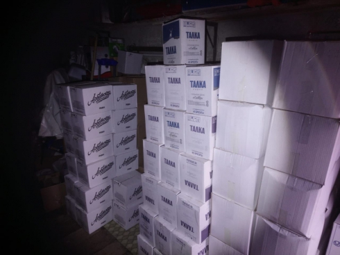 В Нижнем Тагиле оперативники ФСБ выявили склад с контрафактным алкоголем 