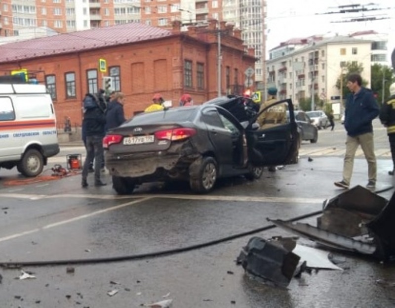 Виновники смертельного ДТП в Екатеринбурге управляли угнанным автомобилем