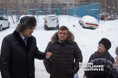 Жители Екатеринбурга и депутаты отвоевали сквер у застройщика