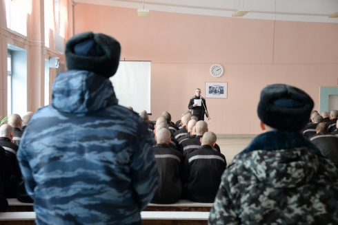 В свердловских колониях вчера праздновали. Песни, танцы, стихи (ФОТО)