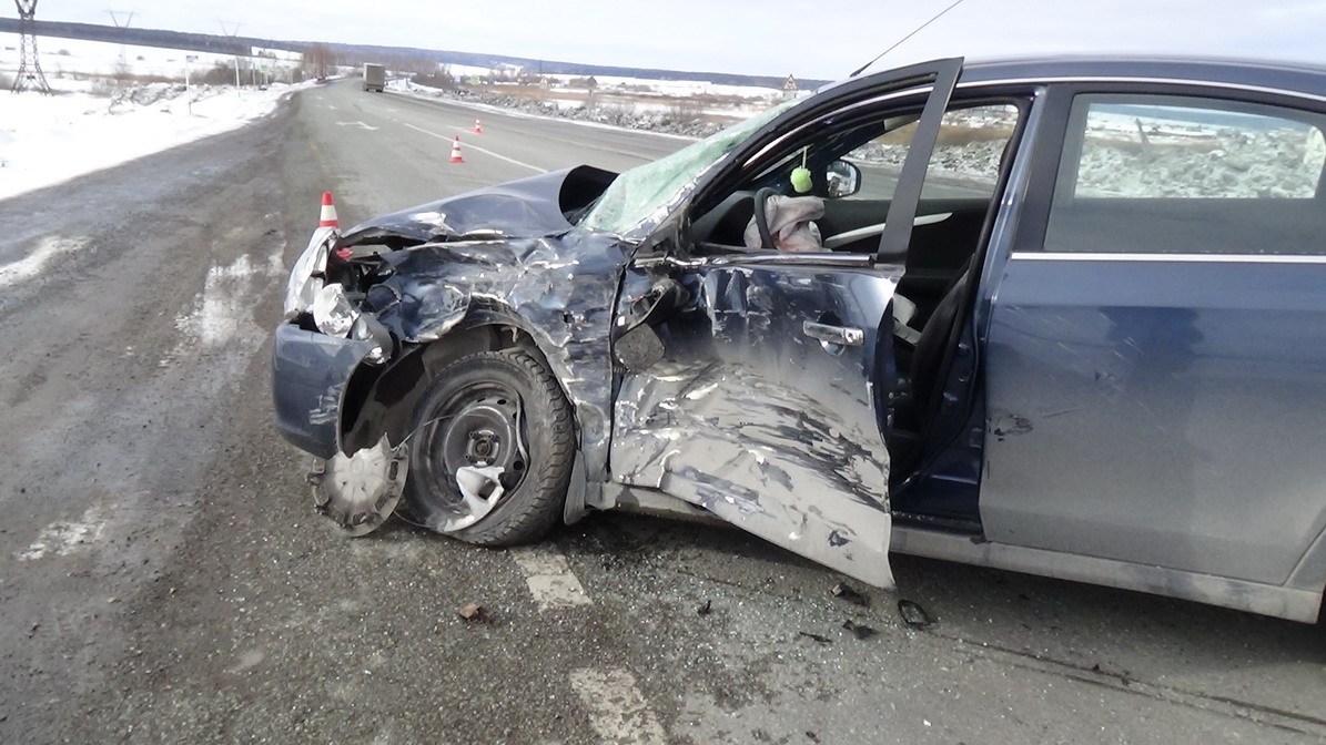 Автобус Красноуфимск – Екатеринбург попал в аварию. Есть пострадавшие »  Вечерние ведомости