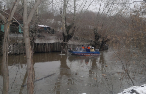 Вода в Далматово прибывает: затоплено 30 дворов и 6 домов