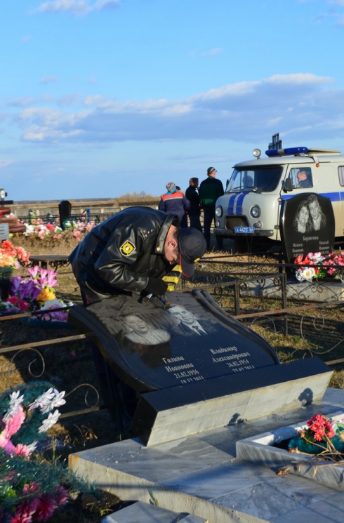 Свердловская полиция задержала подозреваемых в погроме на кладбище