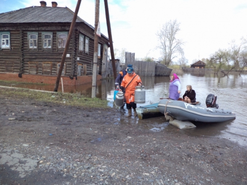 Паводок в Свердловской области добрался до севера региона (ФОТО)