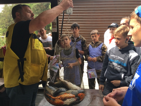 Свердловская область установила мировой рекорд массовой рыбалки