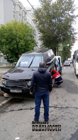 Массовая авария произошла около Южного автовокзала в Екатеринбурге (ФОТО)