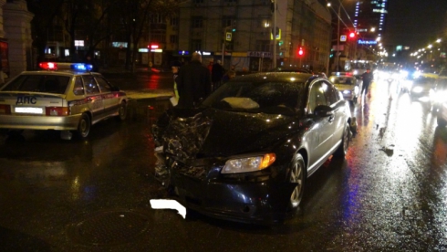 В центре Екатеринбурга произошло ДТП с тремя пострадавшими (ФОТО)