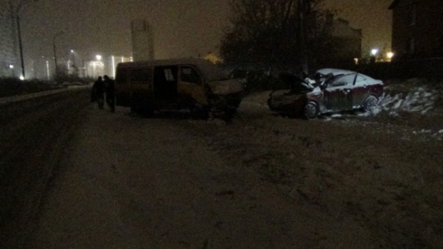 В Екатеринбурге в ДТП с участием легковушки и «ГАЗели» пострадали пятеро