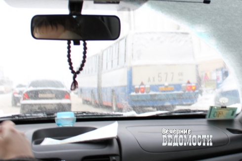 На Урале из-за плохих дорог лишили общественного транспорта еще один город