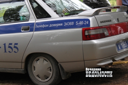 На Урале мужчина рубил соседа топором, пока его не остановила полиция
