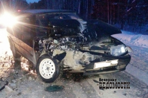 На Урале в аварии с маршруткой пострадали женщина и двое детей