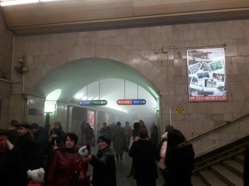 Появились фотографии с места взрывов в метро Санкт-Петербурга
