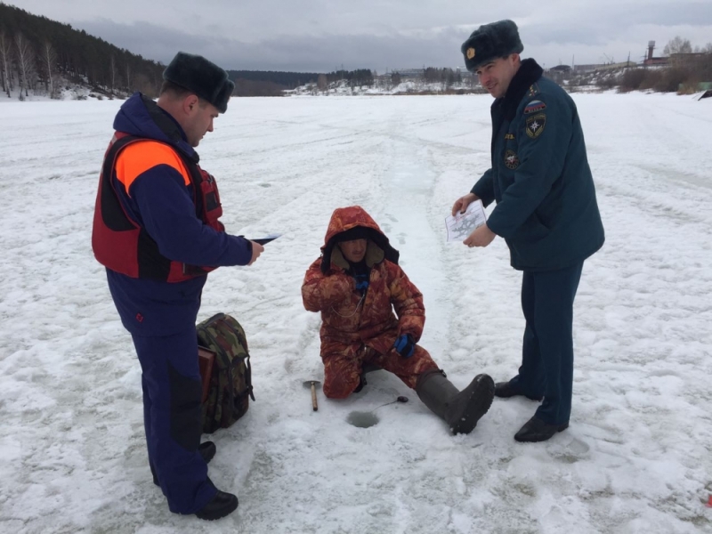 Водолаз зимой