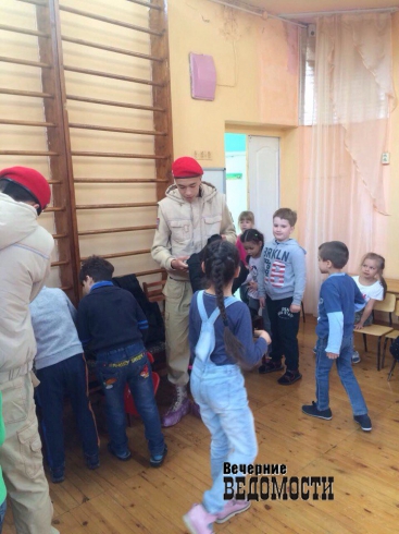 Екатеринбургские юнармейцы рассказали дошколятам о патриотизме (ФОТО)