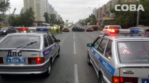 Массовое ДТП на ВИЗе: столкнулись пять автомобилей