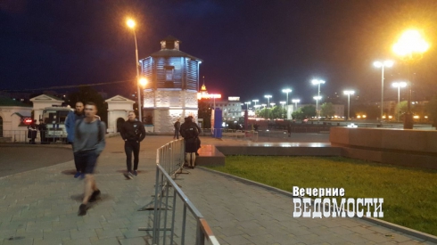 Центр Екатеринбурга оцеплен в районе Плотинки